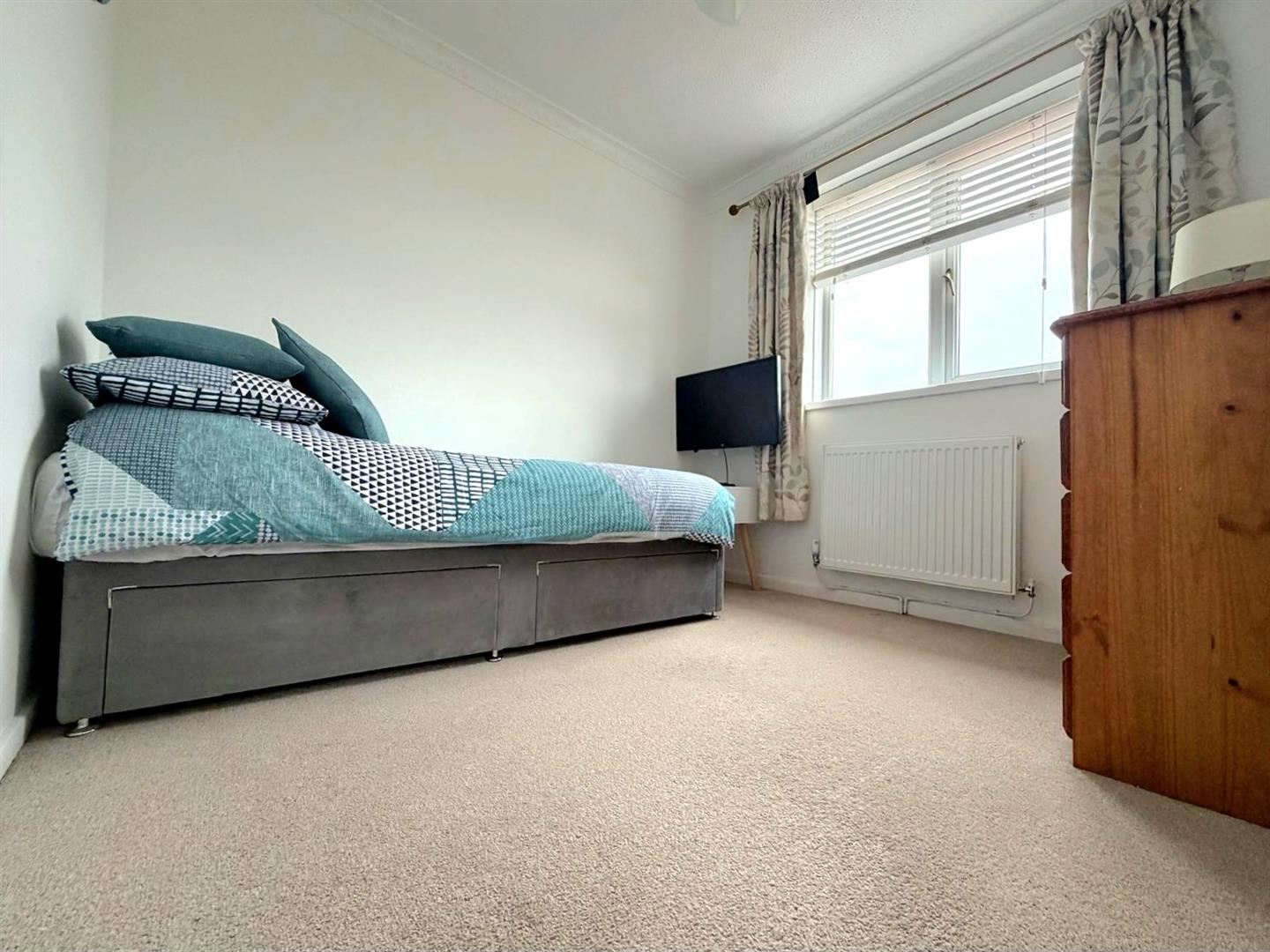 Llwynmawr Close, Sketty, Swansea, SA2 9HD